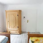 Private Room In House With Garden And Parking :)