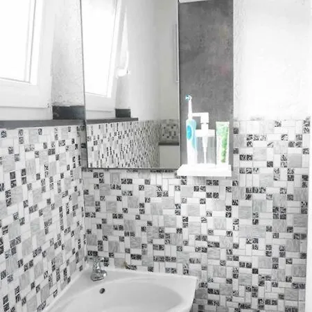 Private In House With Garden And Parking :) Apartment Düsseldorf