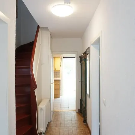 Private In House With Garden And Parking :) * Düsseldorf